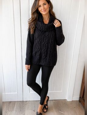 Womens JENNIFER LOPEZ black Sweater With Silver Thread, Size XL